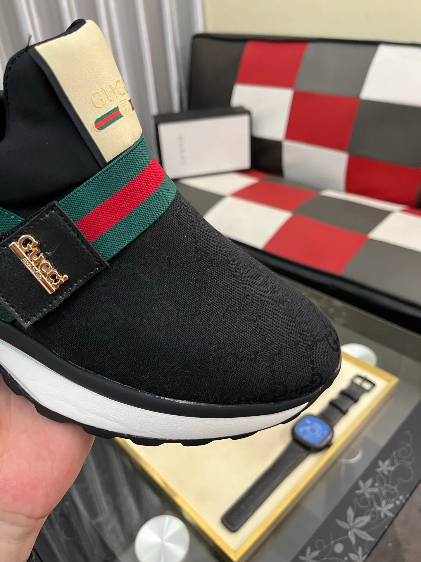 Men's shoes 💰458⌚️⌚️Gucci •Gucci original quality.~ Unique modern style sneakers. 🏃A must-have casual shoe for trendy men😍😍 Original brand imported from Italy, imported original leather, sheep lining (refuses to discolor and grind feet) Sole: Original sole provided by the original factory, French lazy style design ⚠️Fit to the feet, original quality attached, super comfortable original sole, code number: 38-443️⃣colors available